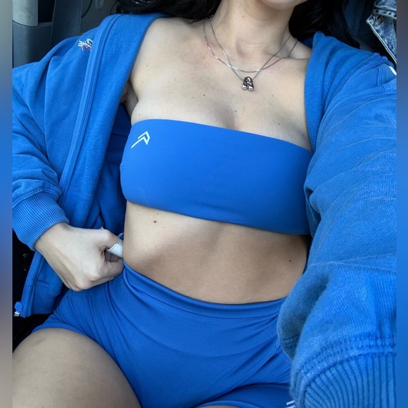 Meet your Posher, Ash - Picture 1 of 1